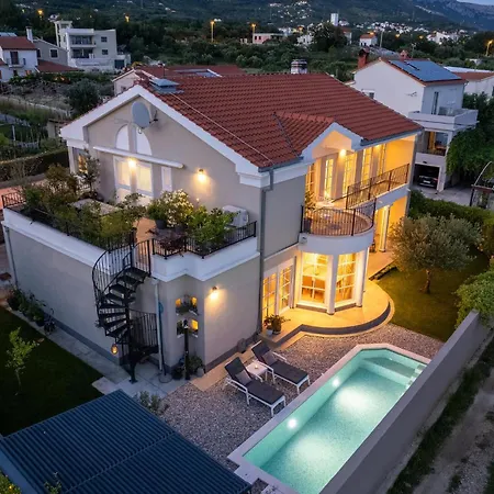 Awesome In Kastel Luksic 펜션 *